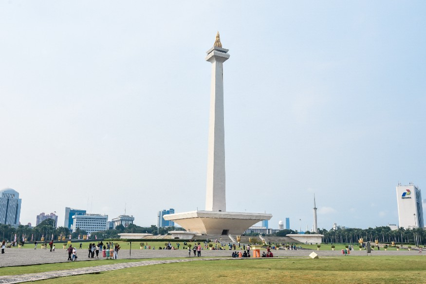 Monas Ramai, Jam Operasional Diperpanjang